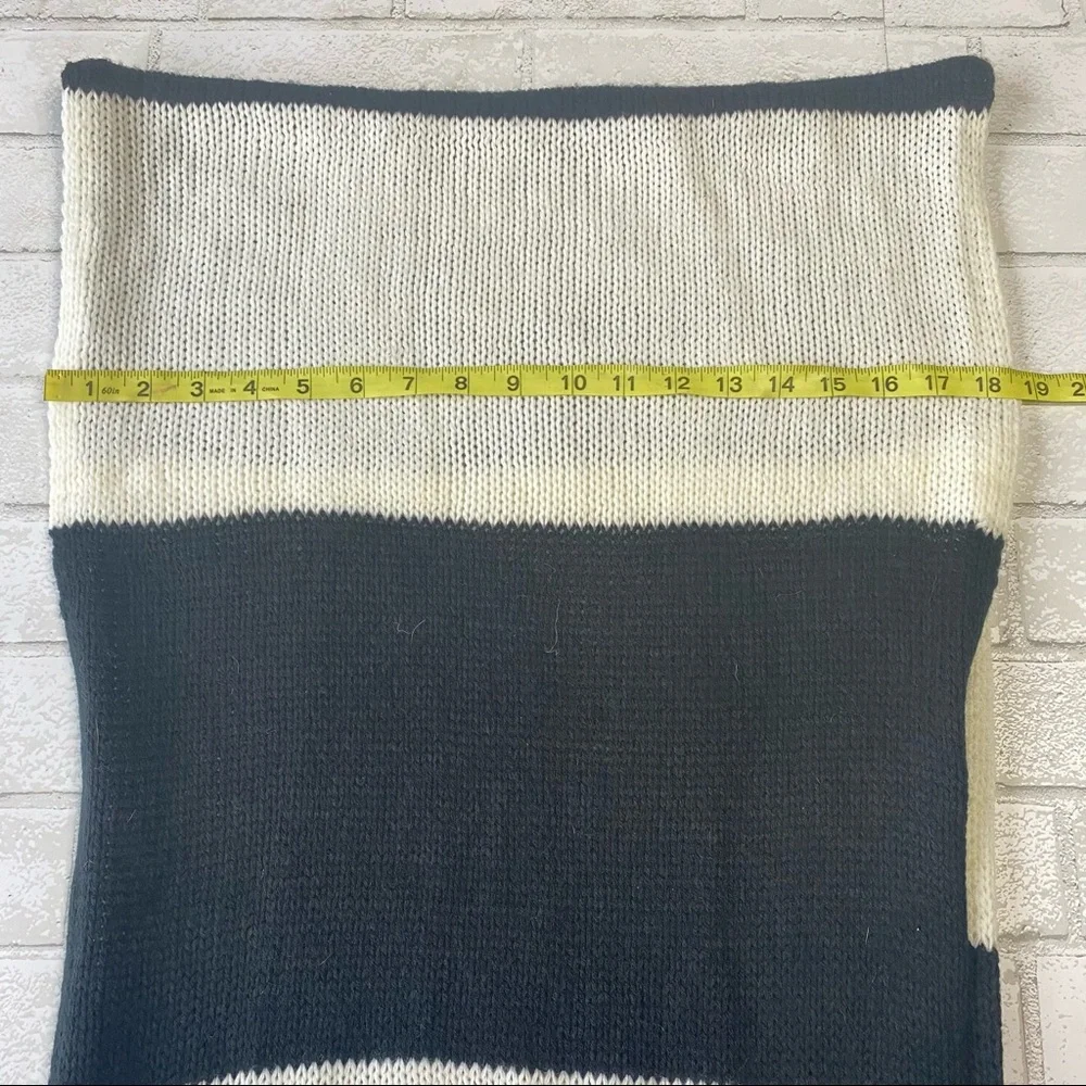 BCBGeneration Pom‎ Pom Scarf